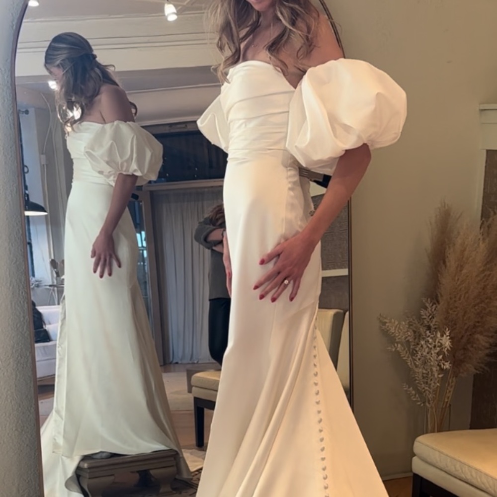 Robert Bullock wedding ivory puff sleeves! Bridal sleeve